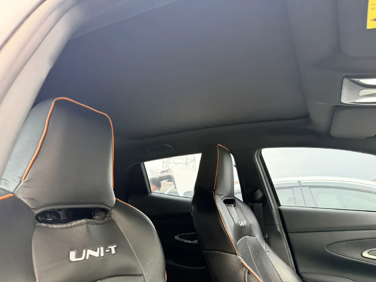 2022 ChangAn UNI-T 1.5T 188HP L4 7DCT,autocango,china used car exporter,china ev exporter,chinese used car exporter,chinese used ev exporter