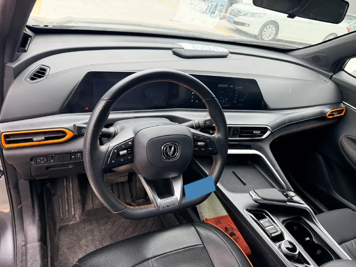 2022 ChangAn UNI-T 1.5T 188HP L4 7DCT,autocango,china used car exporter,china ev exporter,chinese used car exporter,chinese used ev exporter