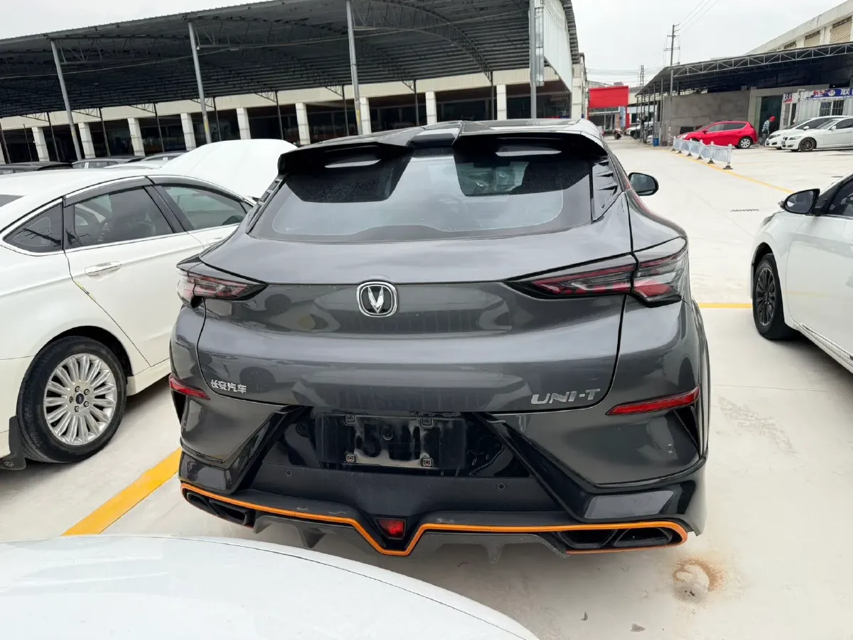 2022 ChangAn UNI-T 1.5T 188HP L4 7DCT,autocango,china used car exporter,china ev exporter,chinese used car exporter,chinese used ev exporter