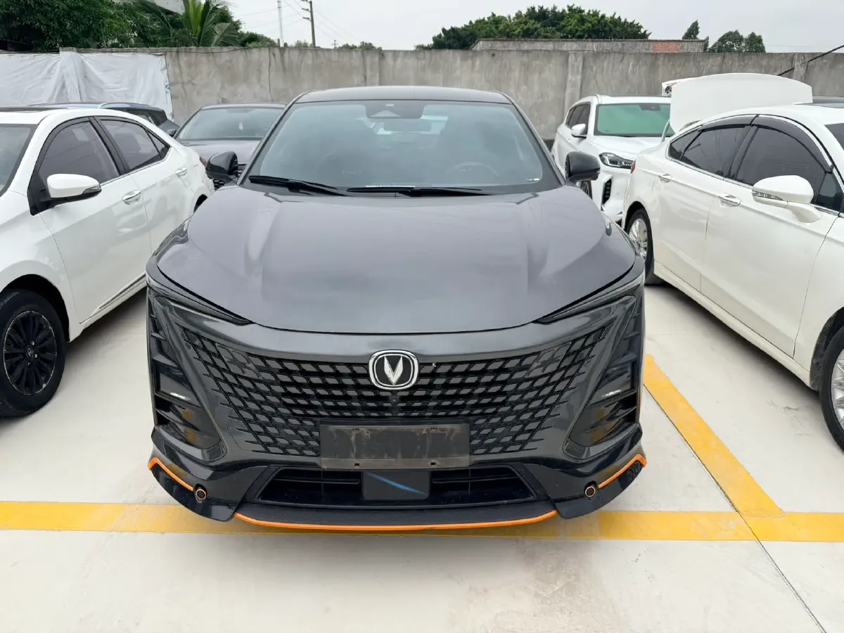 2022 ChangAn UNI-T 1.5T 188HP L4 7DCT,autocango,china used car exporter,china ev exporter,chinese used car exporter,chinese used ev exporter