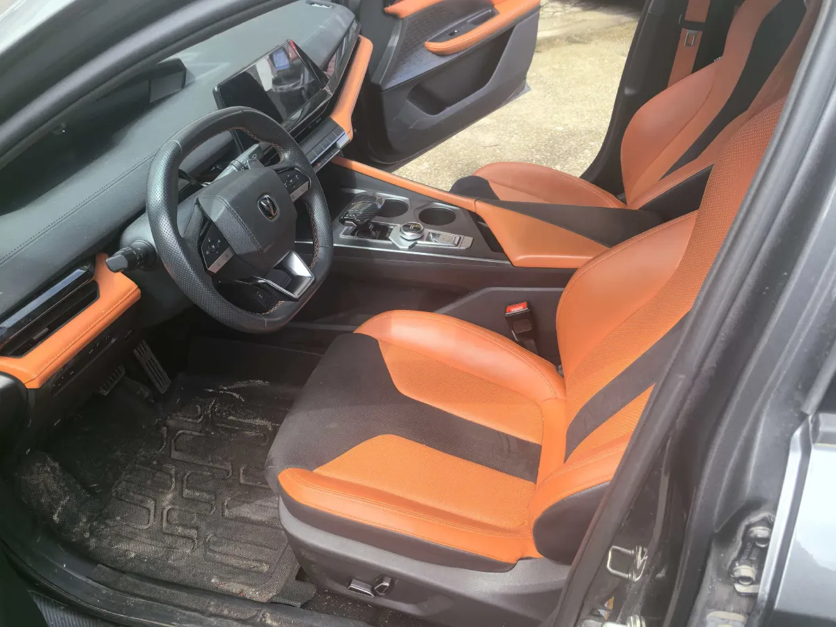 2023 ChangAn UNI-V 1.5T 188HP L4 7DCT,autocango,china used car exporter,china ev exporter,chinese used car exporter,chinese used ev exporter