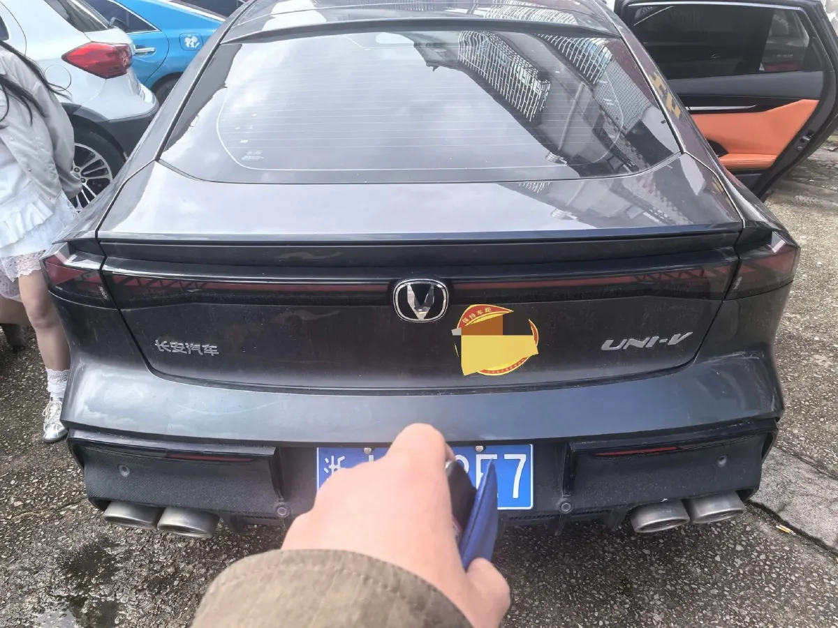 2023 ChangAn UNI-V 1.5T 188HP L4 7DCT,autocango,china used car exporter,china ev exporter,chinese used car exporter,chinese used ev exporter