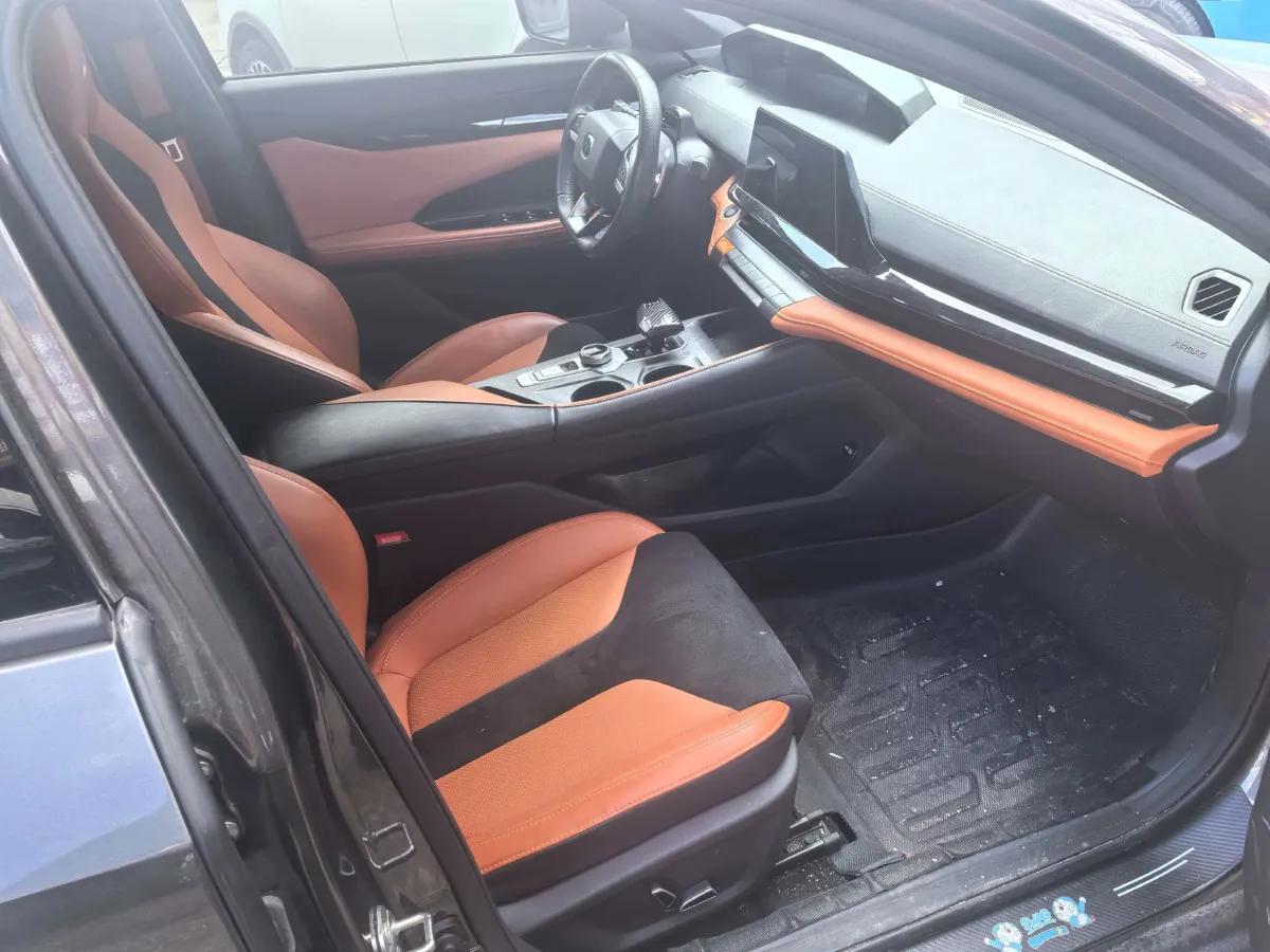 2023 ChangAn UNI-V 1.5T 188HP L4 7DCT,autocango,china used car exporter,china ev exporter,chinese used car exporter,chinese used ev exporter