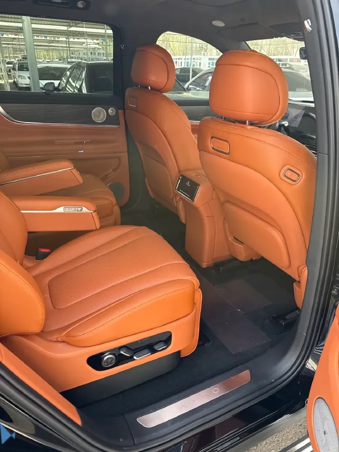 2025 AITO AITO M9 REEV 160HP REEV 52KWH,autocango,china used car exporter,china ev exporter,chinese used car exporter,chinese used ev exporter