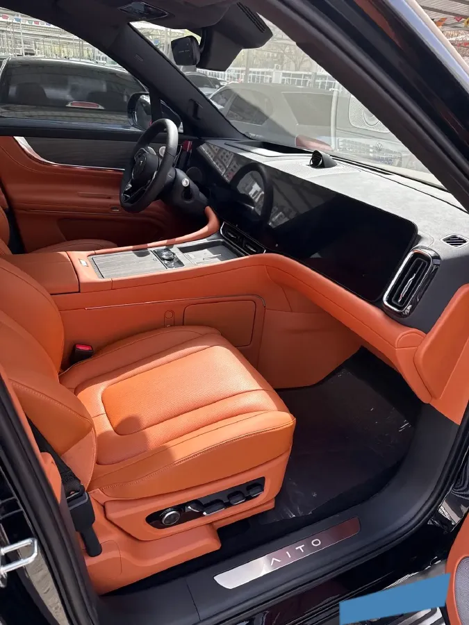 2025 AITO AITO M9 REEV 160HP REEV 52KWH,autocango,china used car exporter,china ev exporter,chinese used car exporter,chinese used ev exporter