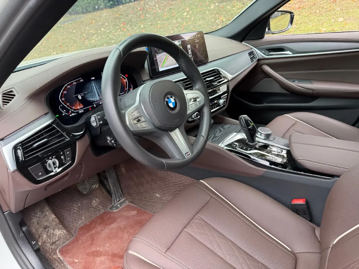 2023 BMW 5 Series 2.0T 245HP L4 8AT,autocango,china used car exporter,china ev exporter,chinese used car exporter,chinese used ev exporter