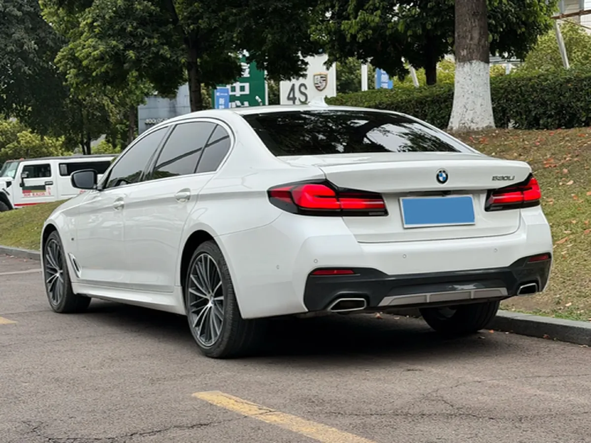2023 BMW 5 Series 2.0T 245HP L4 8AT,autocango,china used car exporter,china ev exporter,chinese used car exporter,chinese used ev exporter