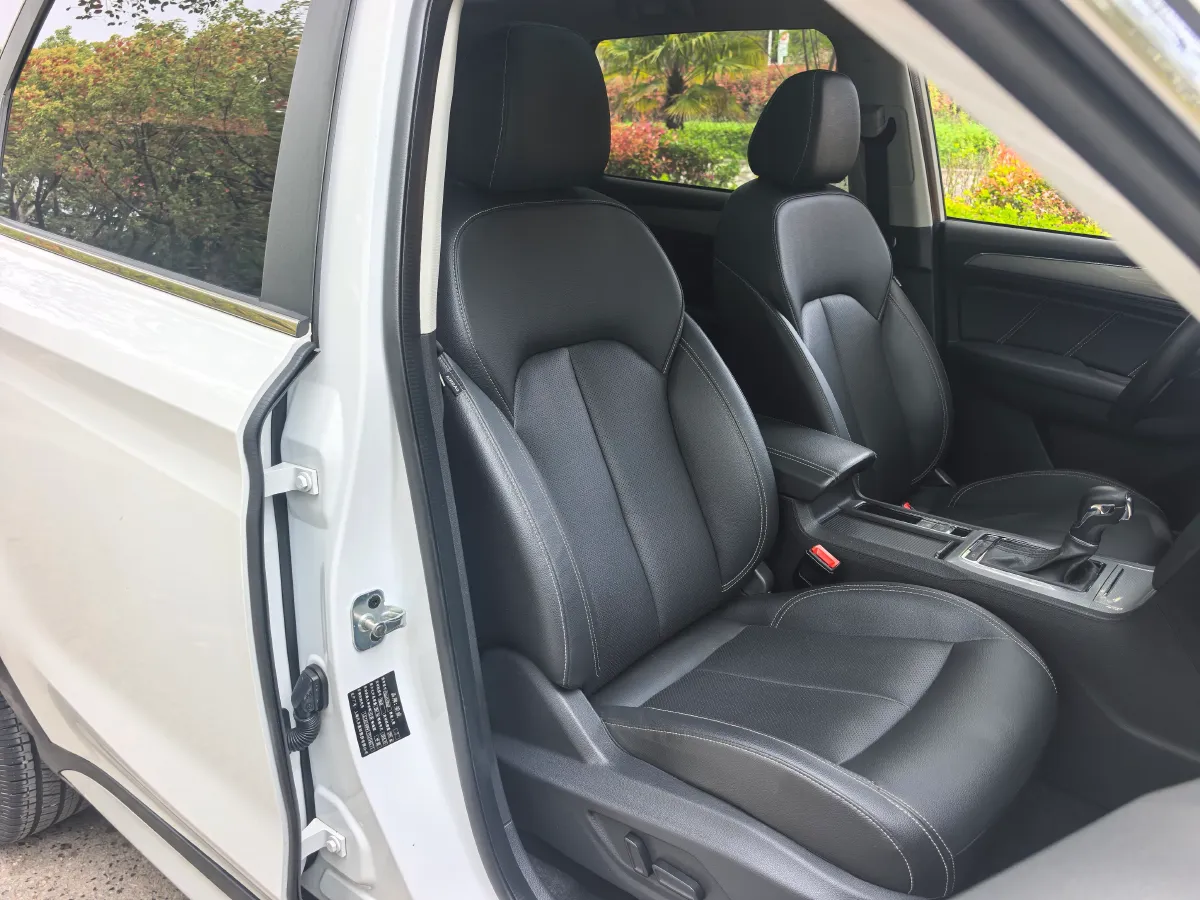 2018 Roewe RX5 2.0T 220HP L4 6DCT,autocango,china used car exporter,china ev exporter,chinese used car exporter,chinese used ev exporter