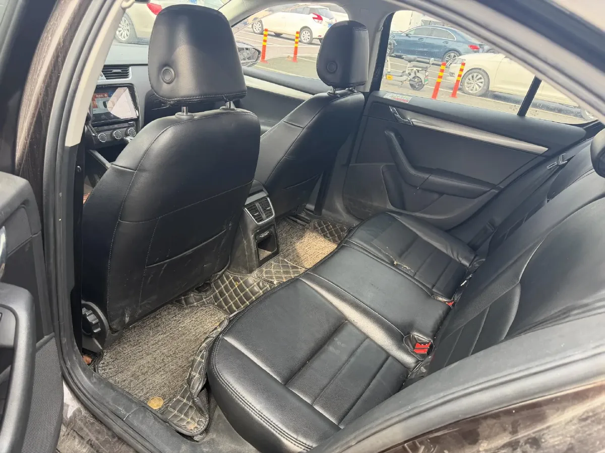 2019 Skoda Octavia 1.5L 116HP L4 6AT,autocango,china used car exporter,china ev exporter,chinese used car exporter,chinese used ev exporter