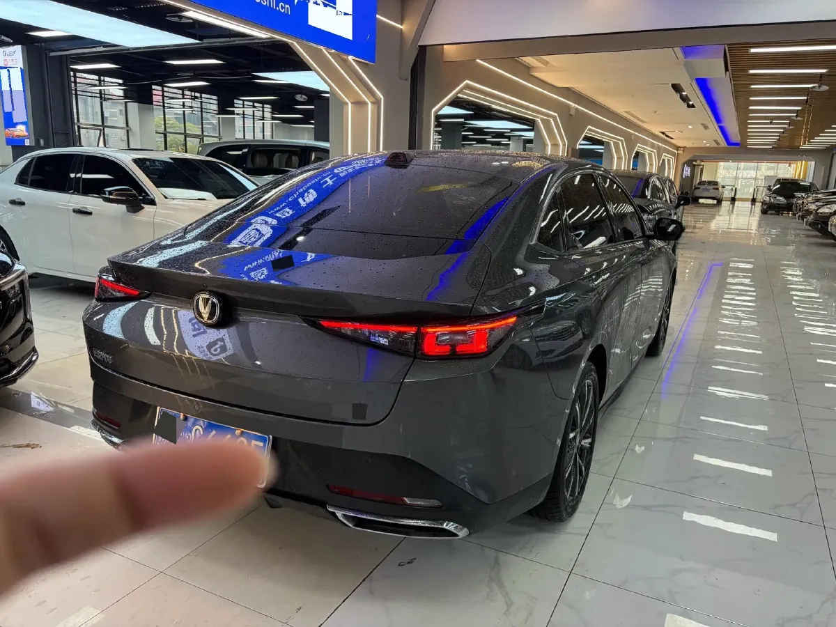 2023 ChangAn Oshan Z6 1.5T 188HP L4 7DCT,autocango,china used car exporter,china ev exporter,chinese used car exporter,chinese used ev exporter