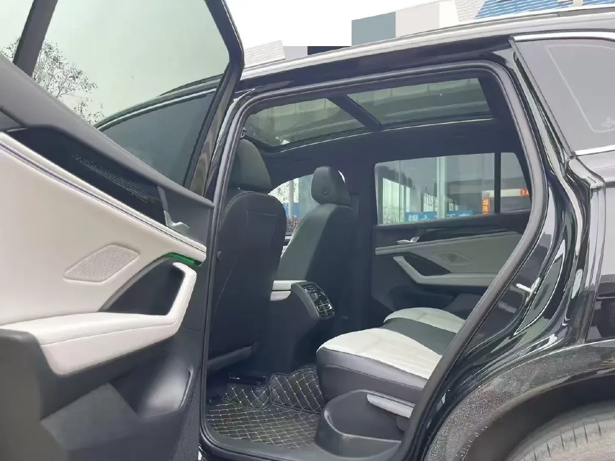 2024 Volkswagen Tiguan L 2.0T 186HP L4 7DCT,autocango,china used car exporter,china ev exporter,chinese used car exporter,chinese used ev exporter