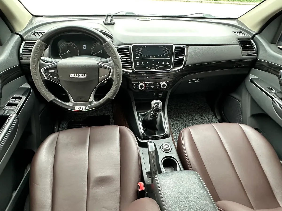 2020 Isuzu LingTuo 2.5T 150HP L4 6MT,autocango,china used car exporter,china ev exporter,chinese used car exporter,chinese used ev exporter