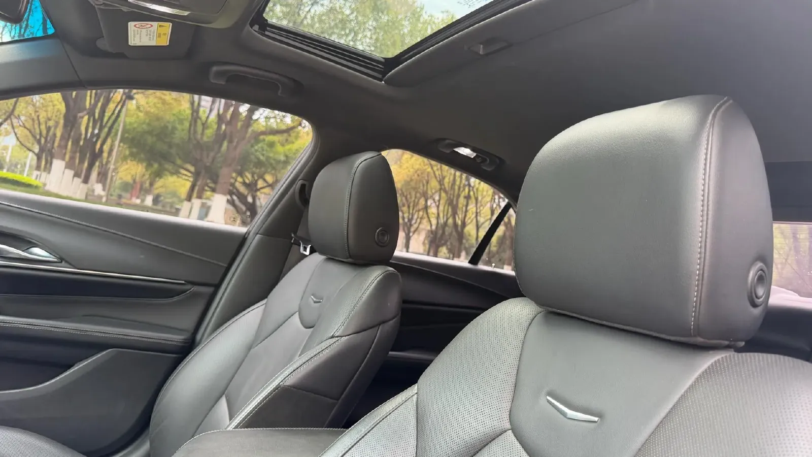 2021 Cadillac CT4 2.0T 237HP L4 8AT,autocango,china used car exporter,china ev exporter,chinese used car exporter,chinese used ev exporter