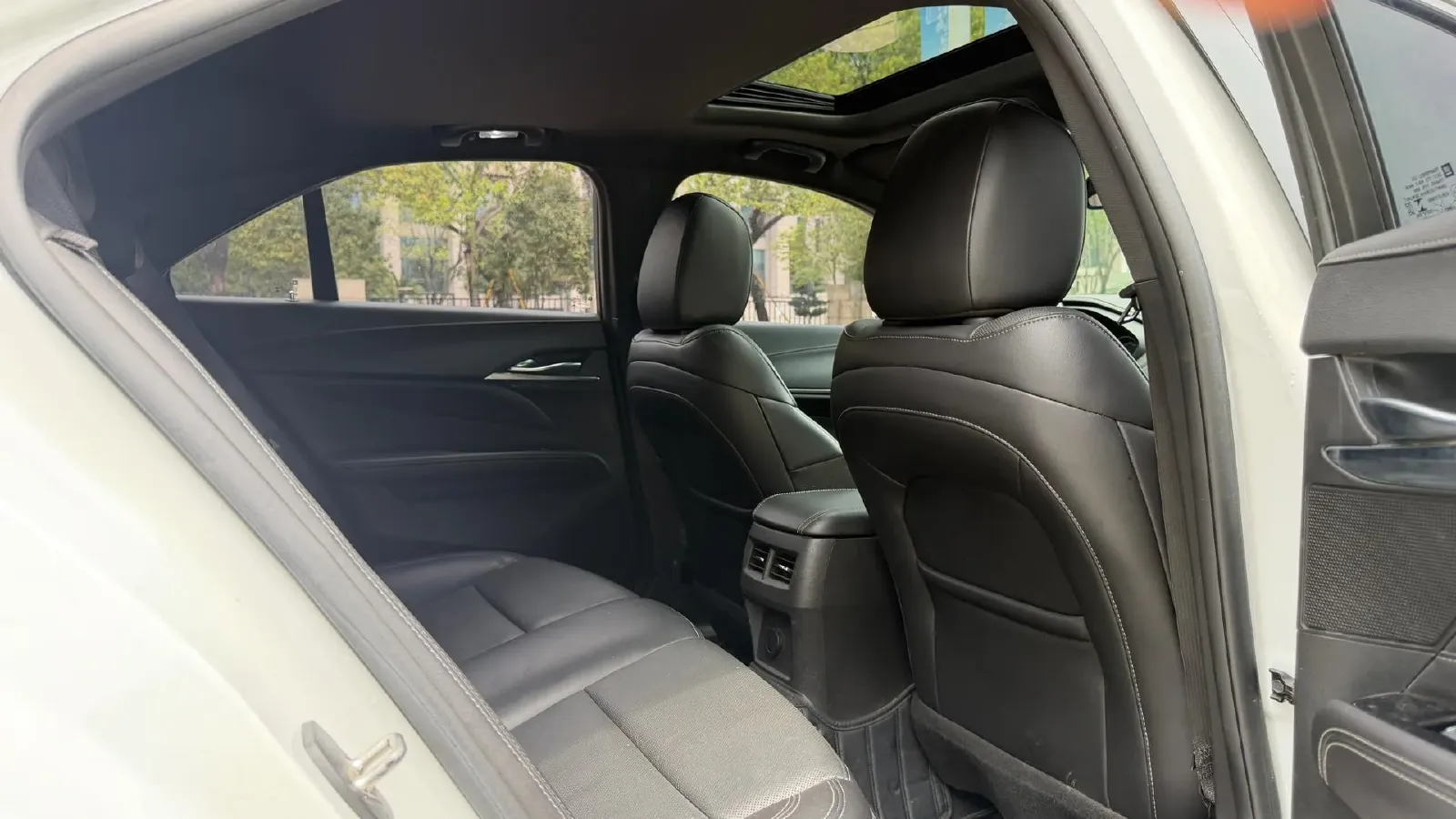 2021 Cadillac CT4 2.0T 237HP L4 8AT,autocango,china used car exporter,china ev exporter,chinese used car exporter,chinese used ev exporter