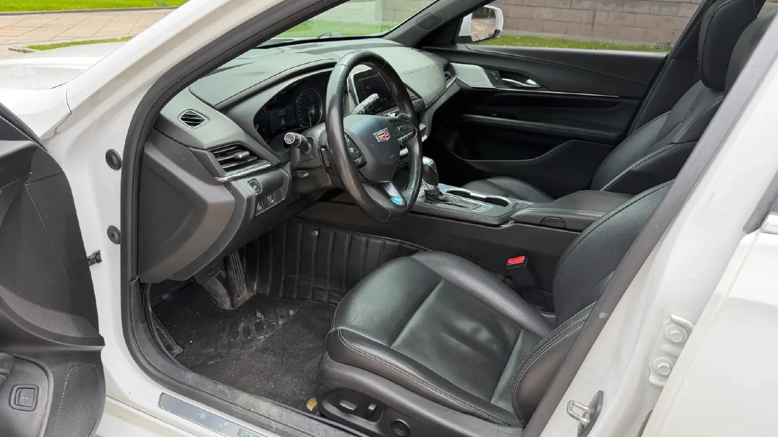 2021 Cadillac CT4 2.0T 237HP L4 8AT,autocango,china used car exporter,china ev exporter,chinese used car exporter,chinese used ev exporter