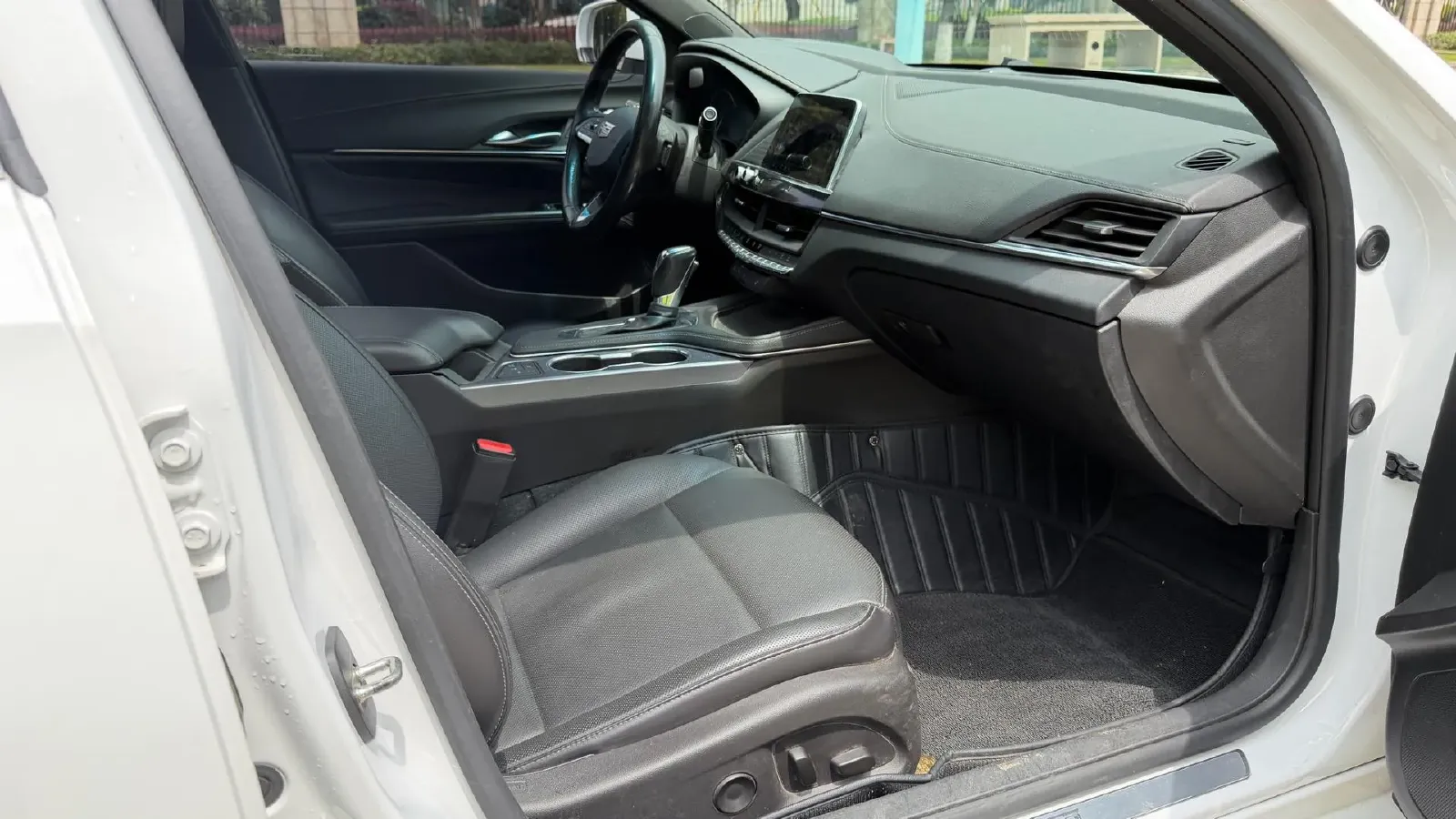 2021 Cadillac CT4 2.0T 237HP L4 8AT,autocango,china used car exporter,china ev exporter,chinese used car exporter,chinese used ev exporter