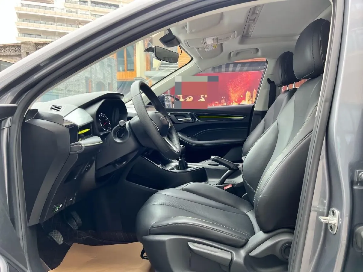 2021 Roewe i5 1.5L 120HP L4 5MT,autocango,china used car exporter,china ev exporter,chinese used car exporter,chinese used ev exporter