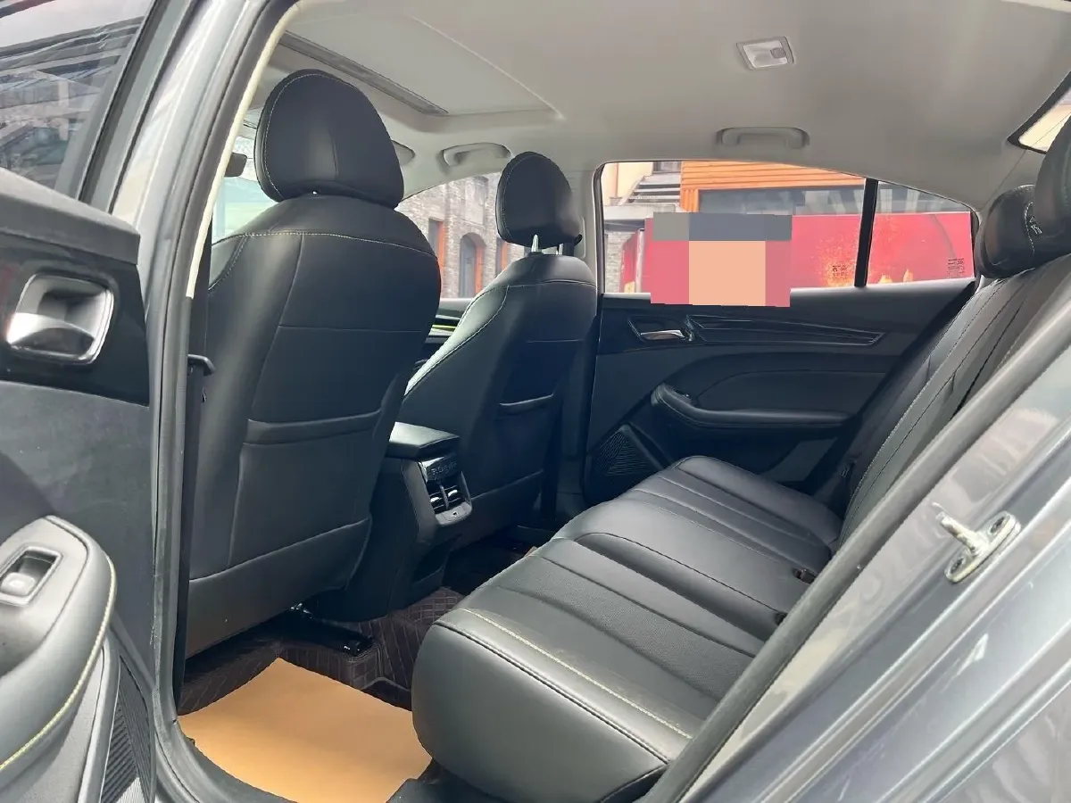 2021 Roewe i5 1.5L 120HP L4 5MT,autocango,china used car exporter,china ev exporter,chinese used car exporter,chinese used ev exporter