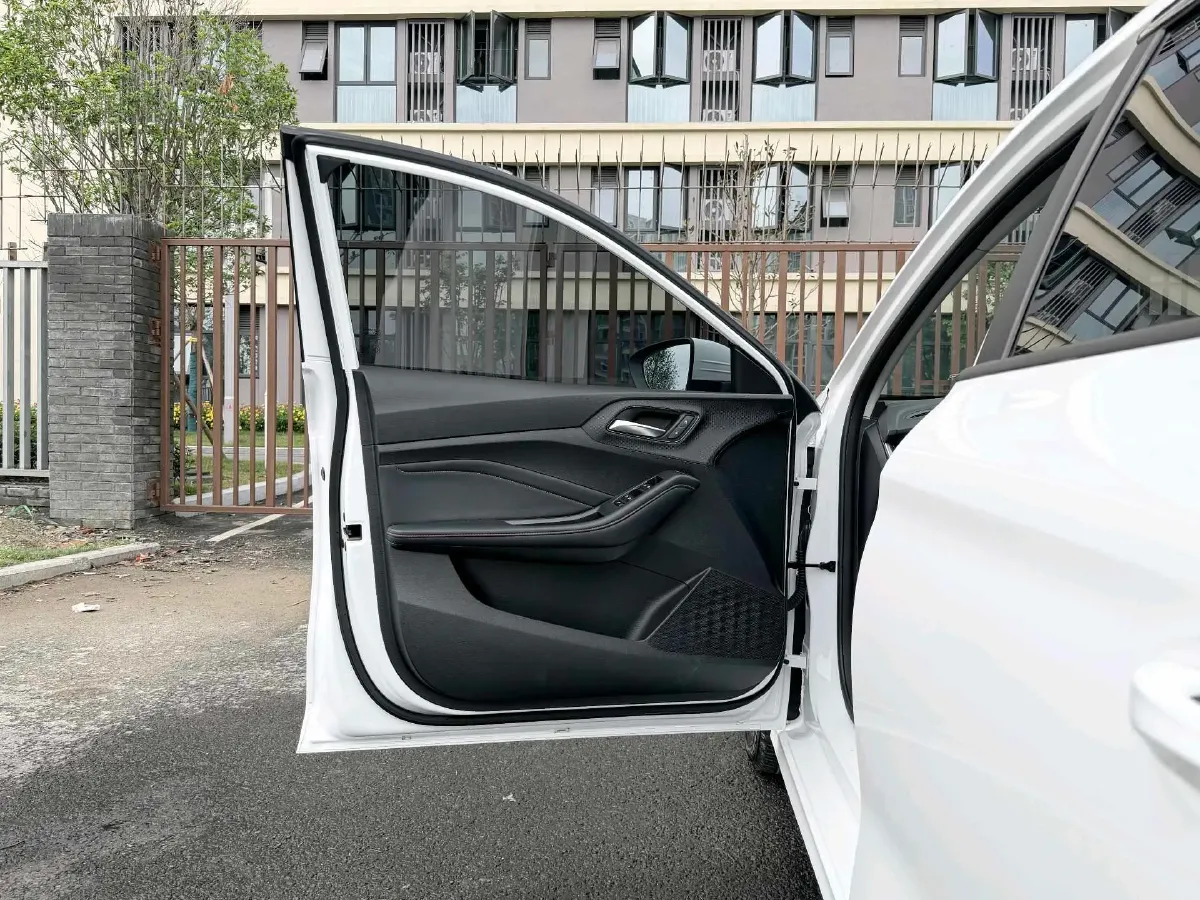 2023 MG 5 1.5L 129HP L4 CVT,autocango,china used car exporter,china ev exporter,chinese used car exporter,chinese used ev exporter