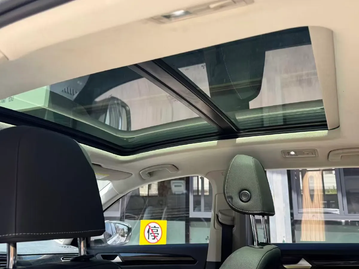 2022 Volkswagen T-Roc 1.4T 150HP L4 7DCT,autocango,china used car exporter,china ev exporter,chinese used car exporter,chinese used ev exporter