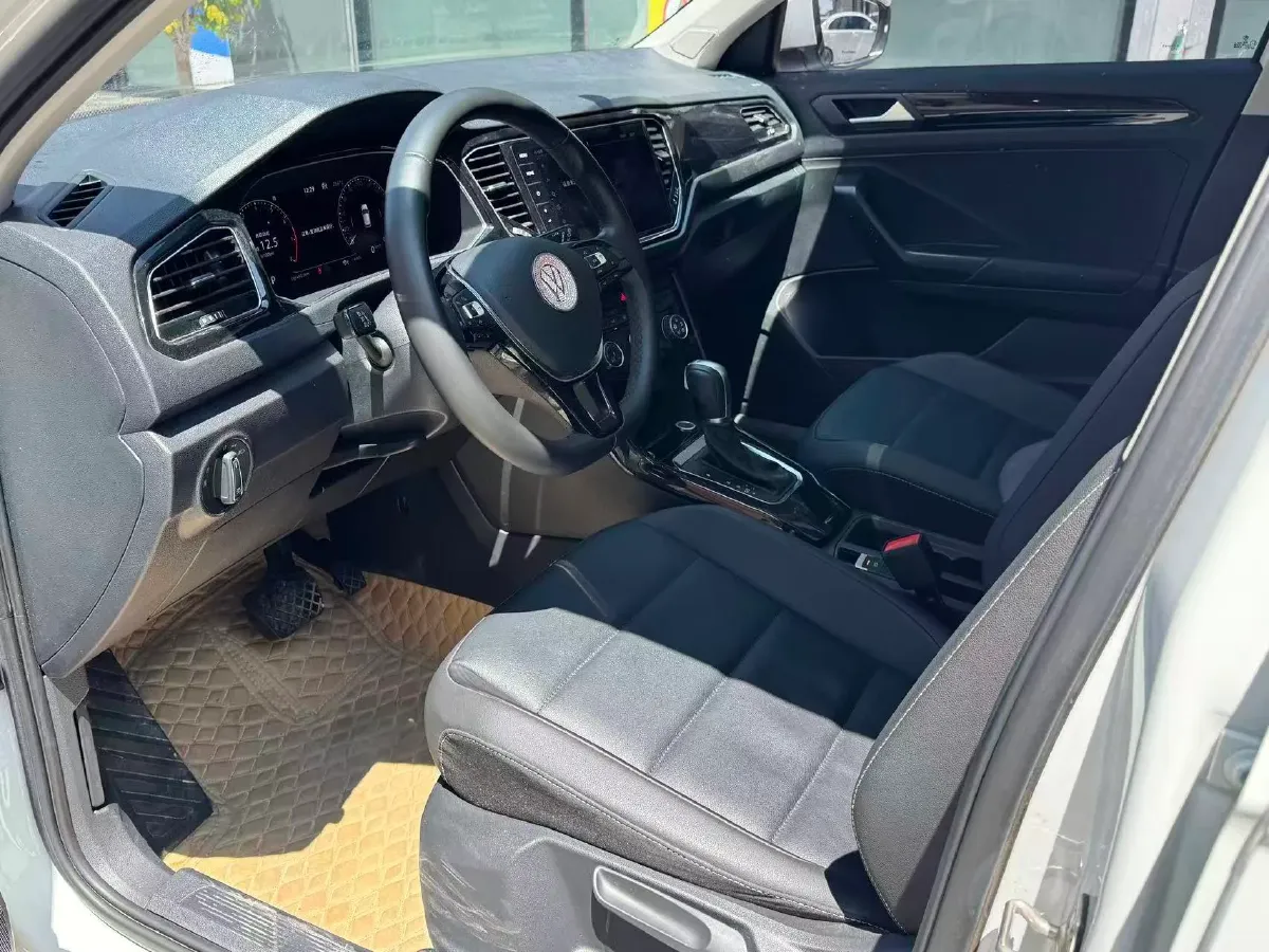 2022 Volkswagen T-Roc 1.4T 150HP L4 7DCT,autocango,china used car exporter,china ev exporter,chinese used car exporter,chinese used ev exporter