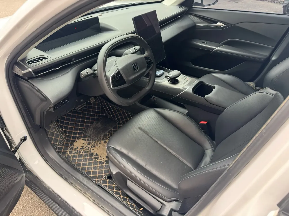 2023 ChangAn Lamore 1.5T 170HP L4 7DCT,autocango,china used car exporter,china ev exporter,chinese used car exporter,chinese used ev exporter