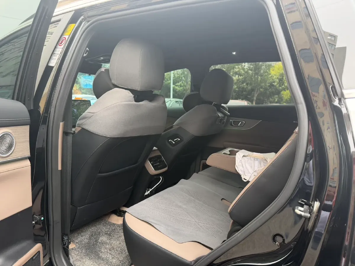 2024 Chery Tiggo 8 Plus 1.6T 197HP L4 7DCT,autocango,china used car exporter,china ev exporter,chinese used car exporter,chinese used ev exporter