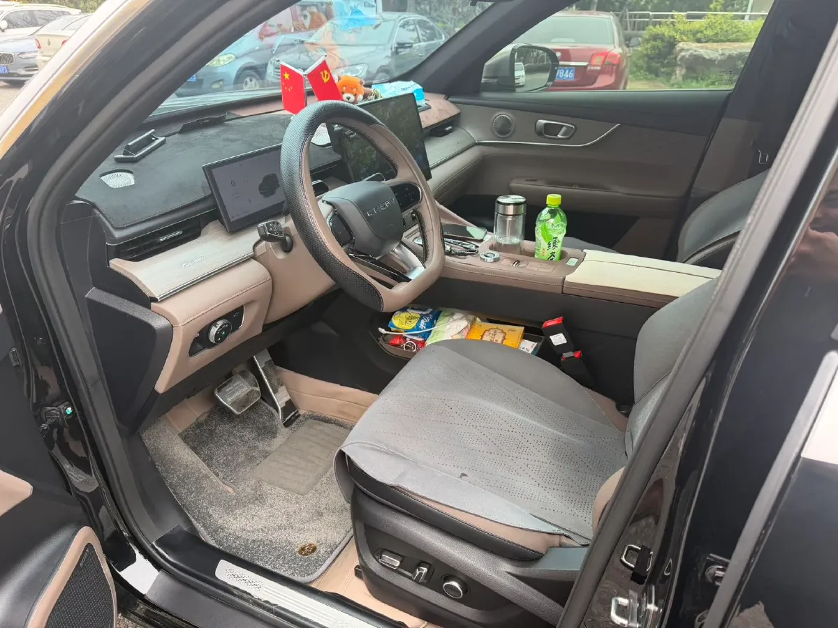 2024 Chery Tiggo 8 Plus 1.6T 197HP L4 7DCT,autocango,china used car exporter,china ev exporter,chinese used car exporter,chinese used ev exporter