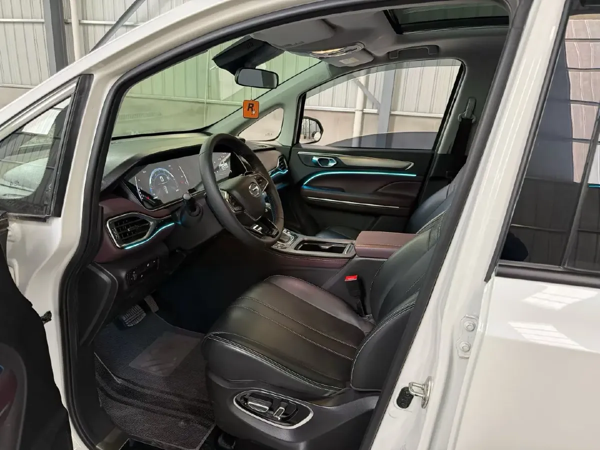 2021 GAC Trumpchi M6 1.5T 169HP L4 7DCT,autocango,china used car exporter,china ev exporter,chinese used car exporter,chinese used ev exporter