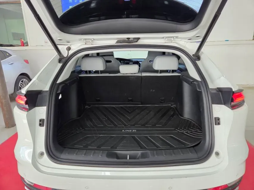 2023 ChangAn UNI-K iDD 1.5T 170HP L4 6TCT PHEV 28.39KWH,autocango,china used car exporter,china ev exporter,chinese used car exporter,chinese used ev exporter