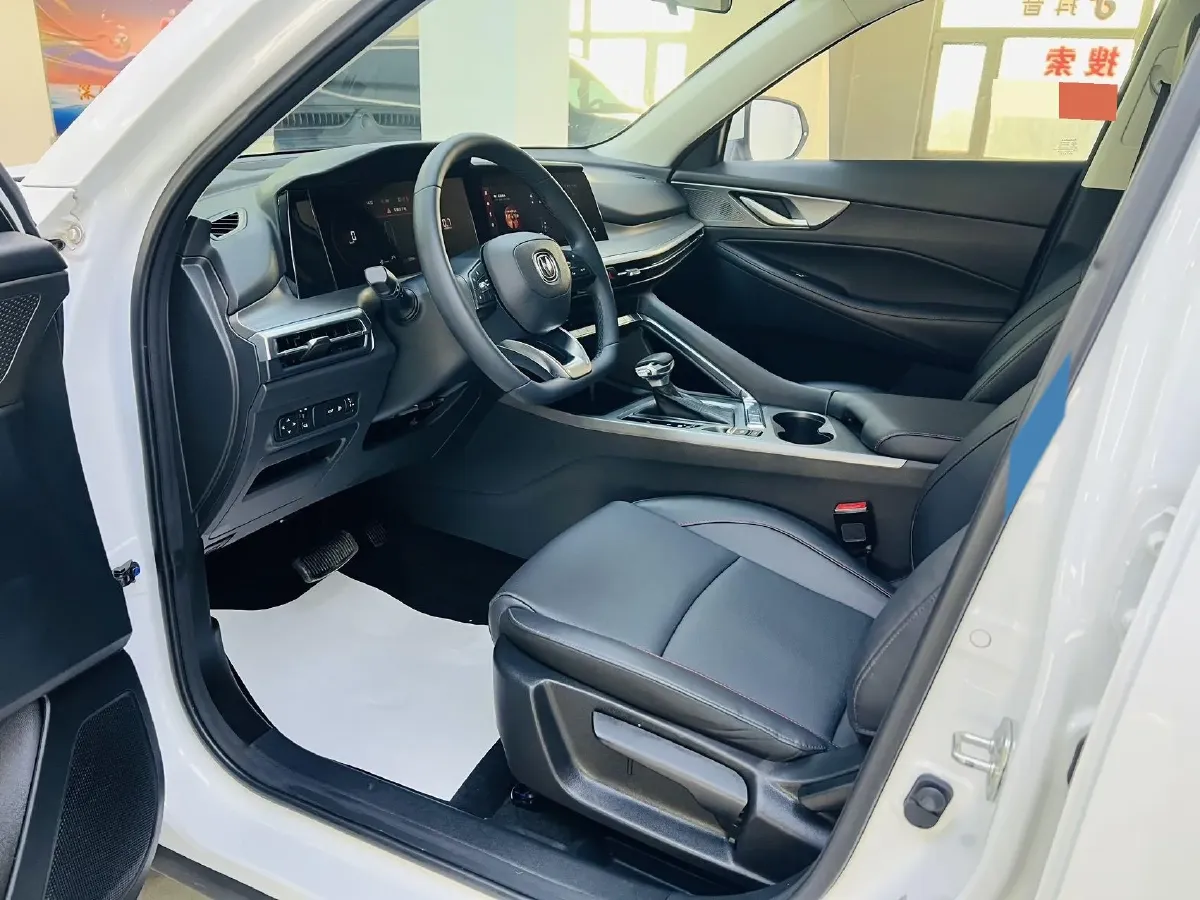 2021 ChangAn CS35 Plus 1.4T 160HP L4 7DCT,autocango,china used car exporter,china ev exporter,chinese used car exporter,chinese used ev exporter