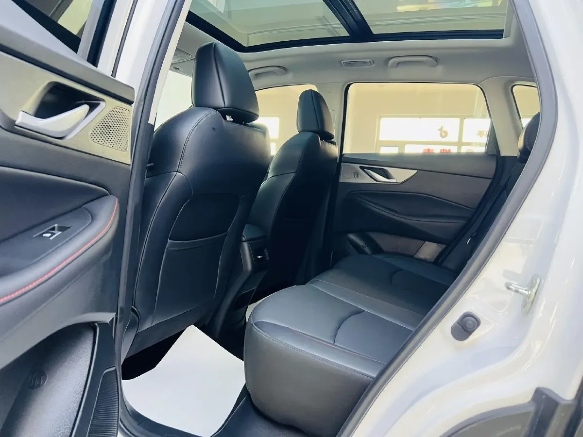 2021 ChangAn CS35 Plus 1.4T 160HP L4 7DCT,autocango,china used car exporter,china ev exporter,chinese used car exporter,chinese used ev exporter