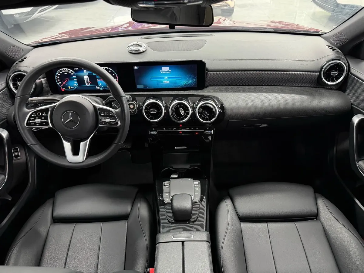 2022 Mercedes-Benz A Class 1.3T 136HP L4 7DCT,autocango,china used car exporter,china ev exporter,chinese used car exporter,chinese used ev exporter