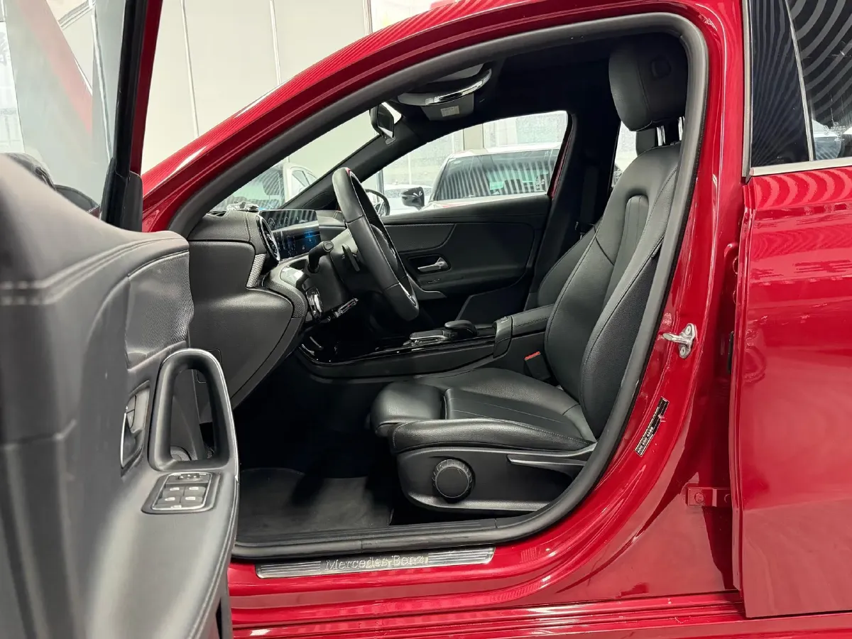 2022 Mercedes-Benz A Class 1.3T 136HP L4 7DCT,autocango,china used car exporter,china ev exporter,chinese used car exporter,chinese used ev exporter