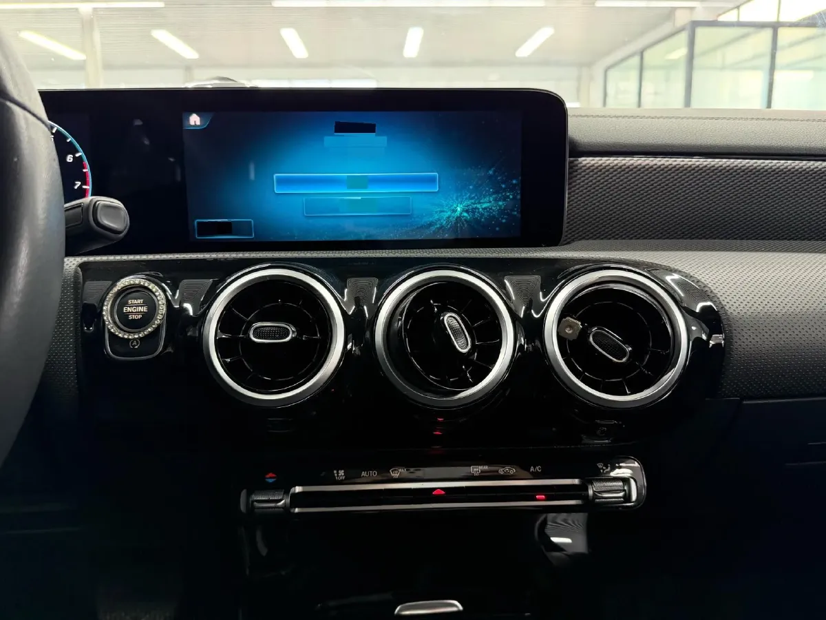 2022 Mercedes-Benz A Class 1.3T 136HP L4 7DCT,autocango,china used car exporter,china ev exporter,chinese used car exporter,chinese used ev exporter