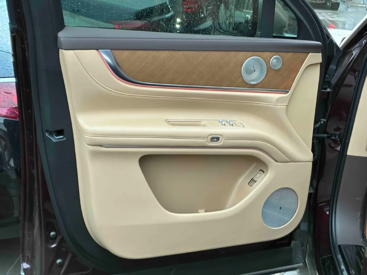 2025 AITO AITO M9 REEV 160HP REEV 52KWH,autocango,china used car exporter,china ev exporter,chinese used car exporter,chinese used ev exporter