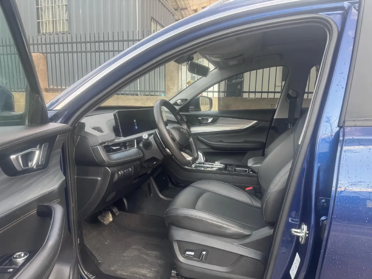 2021 Chery Tiggo 8 Plus 1.6T 197HP L4 7DCT,autocango,china used car exporter,china ev exporter,chinese used car exporter,chinese used ev exporter