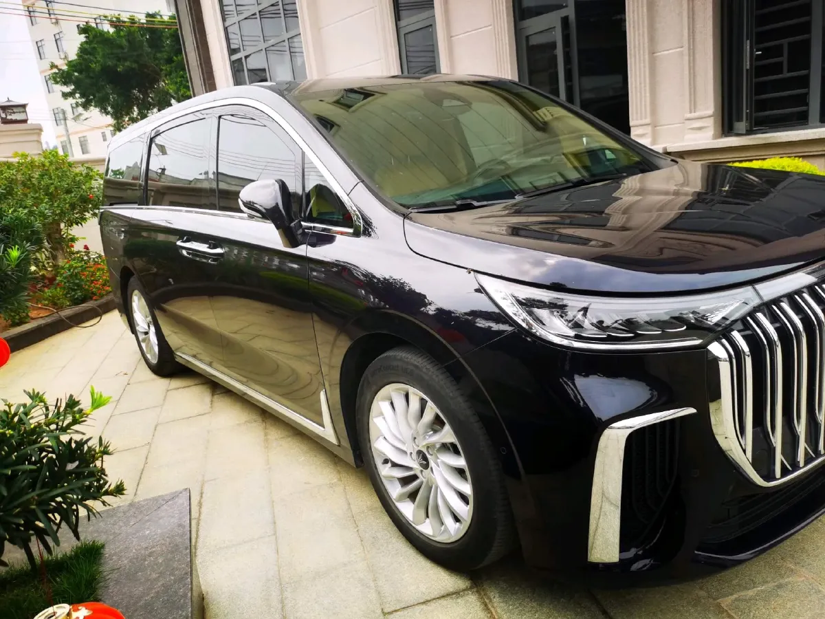 2024 Voyah Dream 1.5T 150HP L4 PHEV 43KWH,autocango,china used car exporter,china ev exporter,chinese used car exporter,chinese used ev exporter