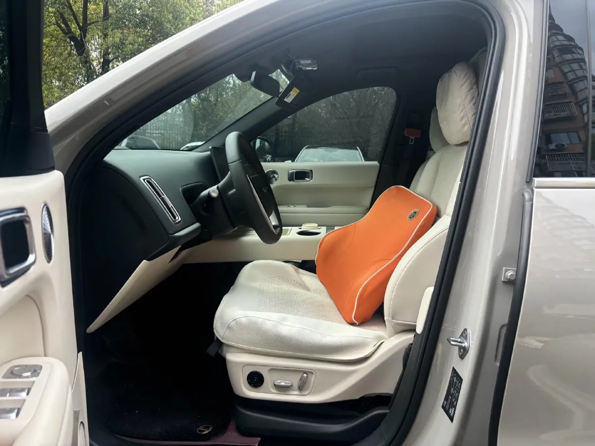 2025 Li L6 Range Extended 154HP L4 REEV,autocango,china used car exporter,china ev exporter,chinese used car exporter,chinese used ev exporter