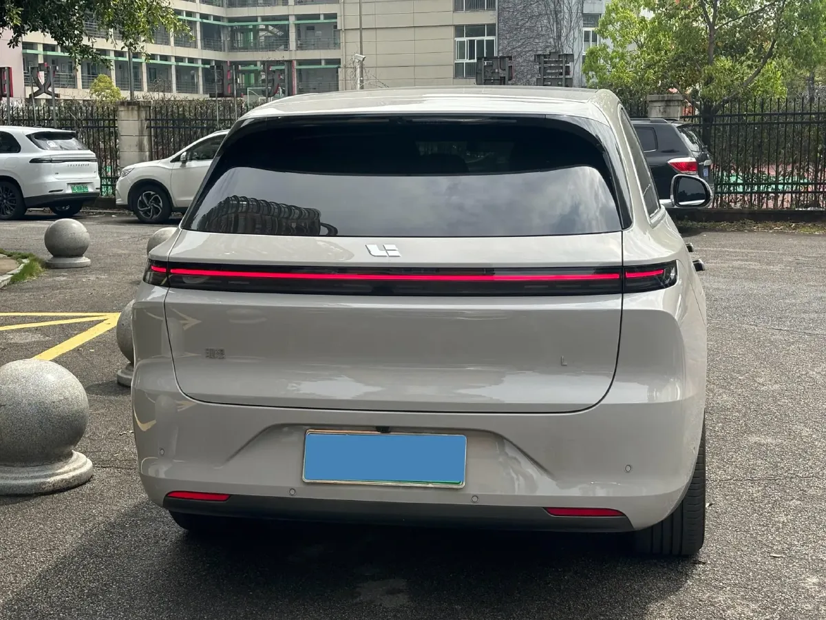 2025 Li L6 Range Extended 154HP L4 REEV,autocango,china used car exporter,china ev exporter,chinese used car exporter,chinese used ev exporter