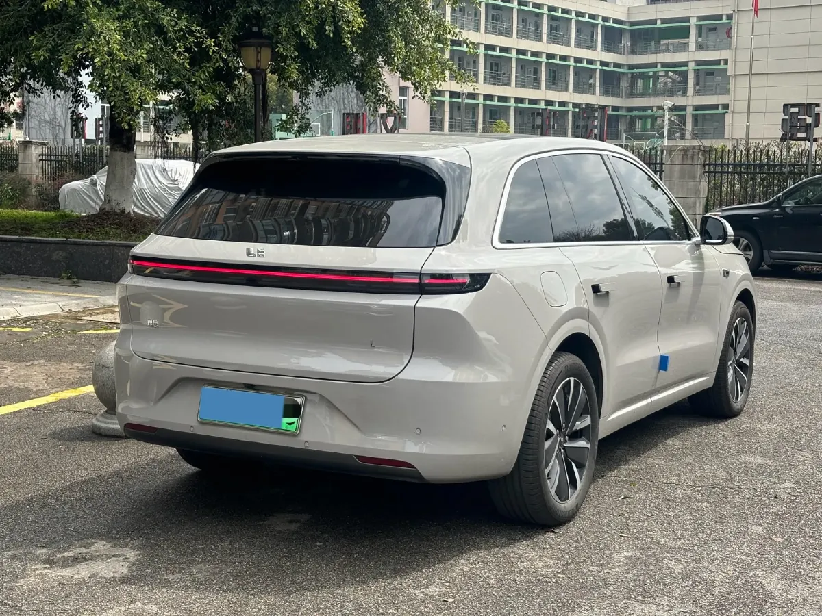 2025 Li L6 Range Extended 154HP L4 REEV,autocango,china used car exporter,china ev exporter,chinese used car exporter,chinese used ev exporter