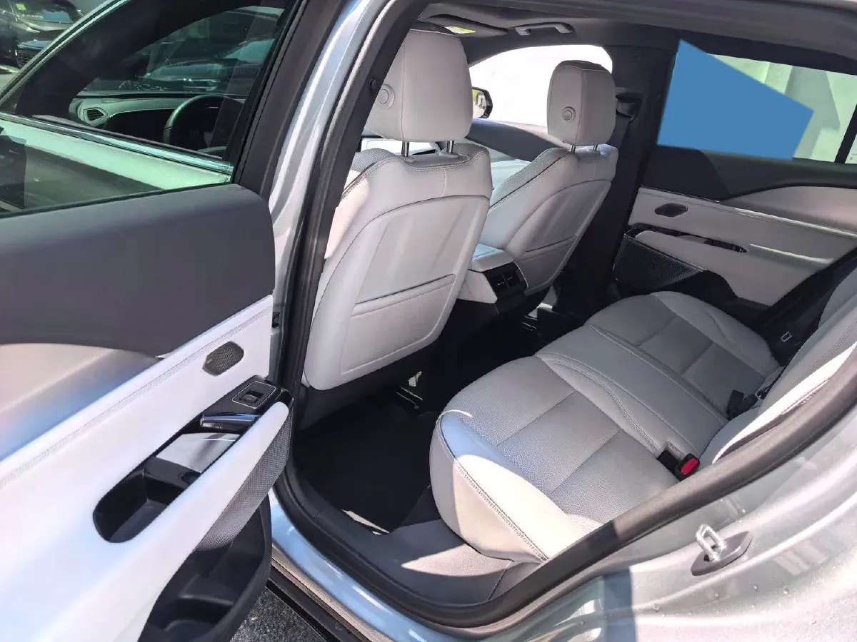 2023 Cadillac GT4 1.5T 211HP L4 9AT,autocango,china used car exporter,china ev exporter,chinese used car exporter,chinese used ev exporter