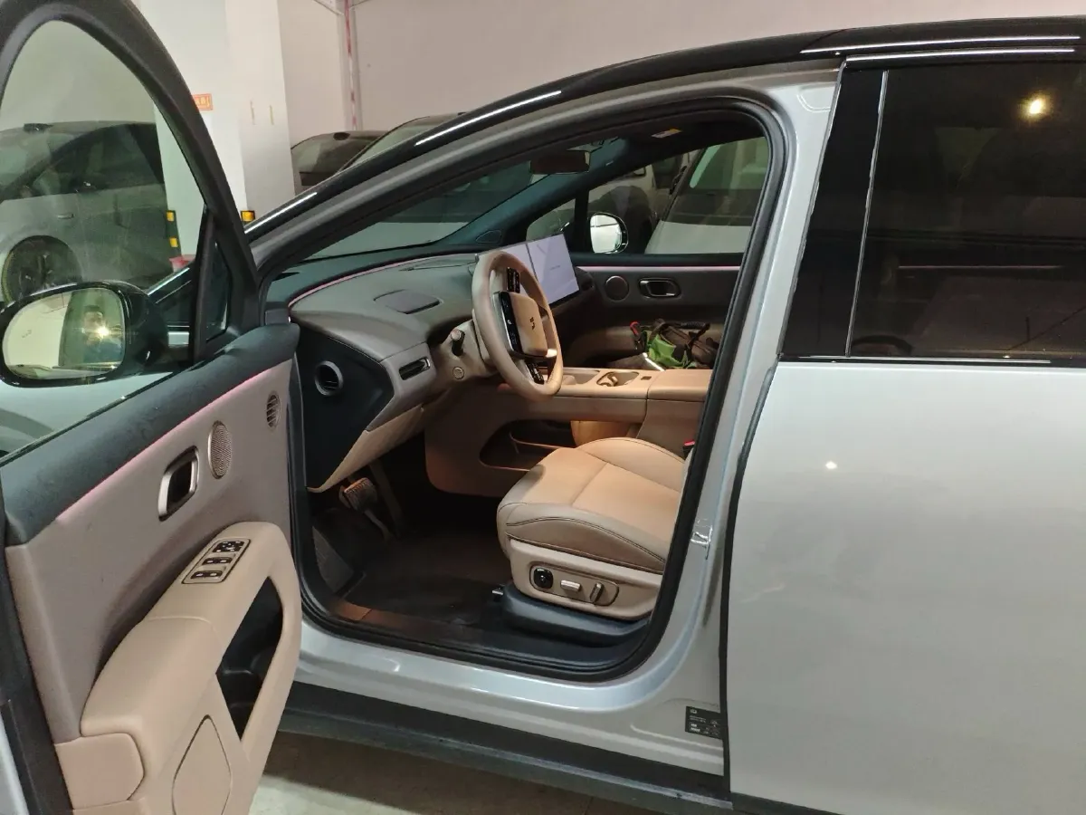 2025 Li i6 BEV,autocango,china used car exporter,china ev exporter,chinese used car exporter,chinese used ev exporter