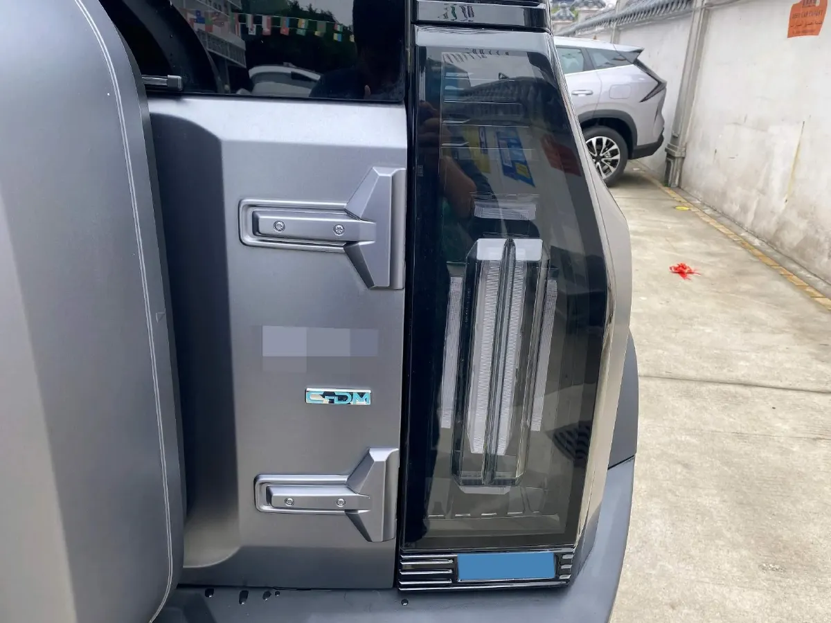 2024 Jetour ShanHai TravellerC-DM 1.5T 156HP L4 3DHT PHEV 43.24KWH,autocango,china used car exporter,china ev exporter,chinese used car exporter,chinese used ev exporter