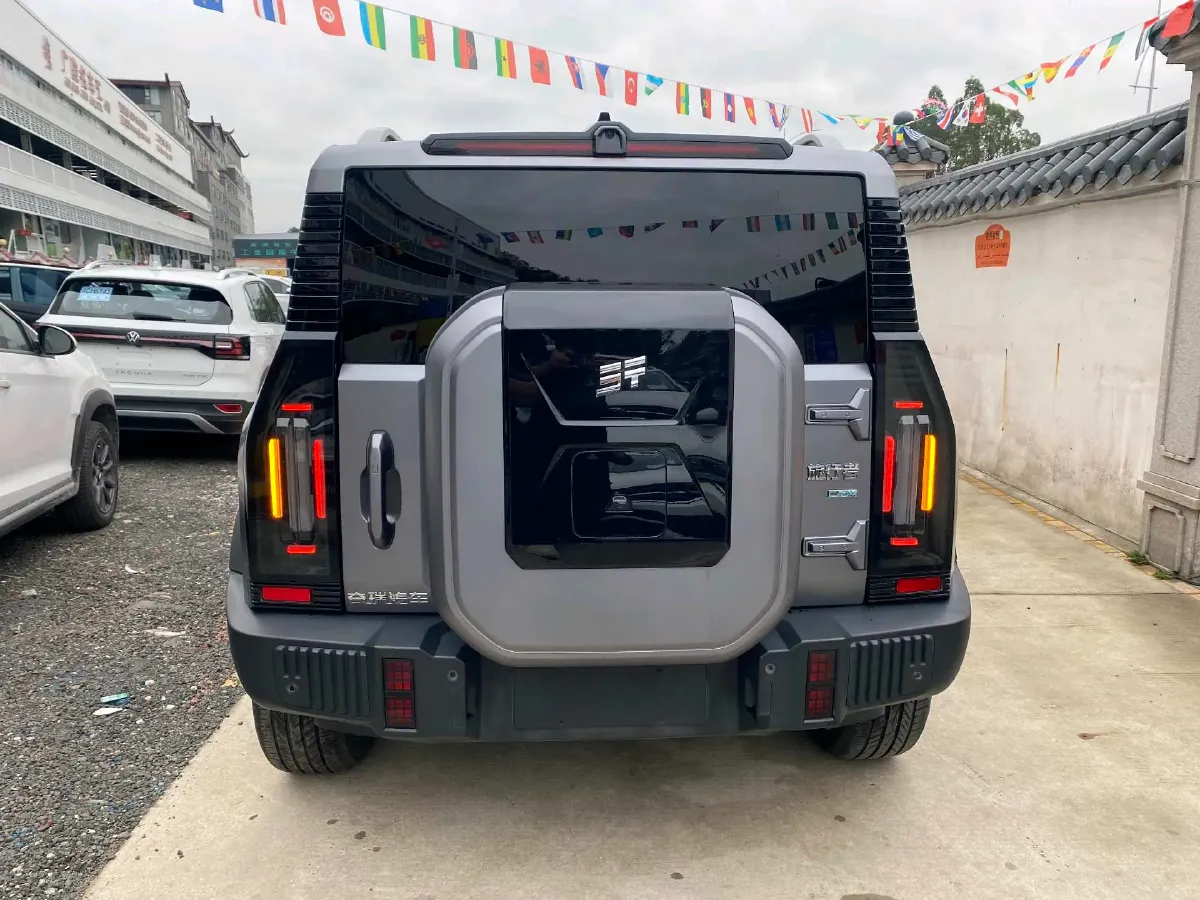 2024 Jetour ShanHai TravellerC-DM 1.5T 156HP L4 3DHT PHEV 43.24KWH,autocango,china used car exporter,china ev exporter,chinese used car exporter,chinese used ev exporter