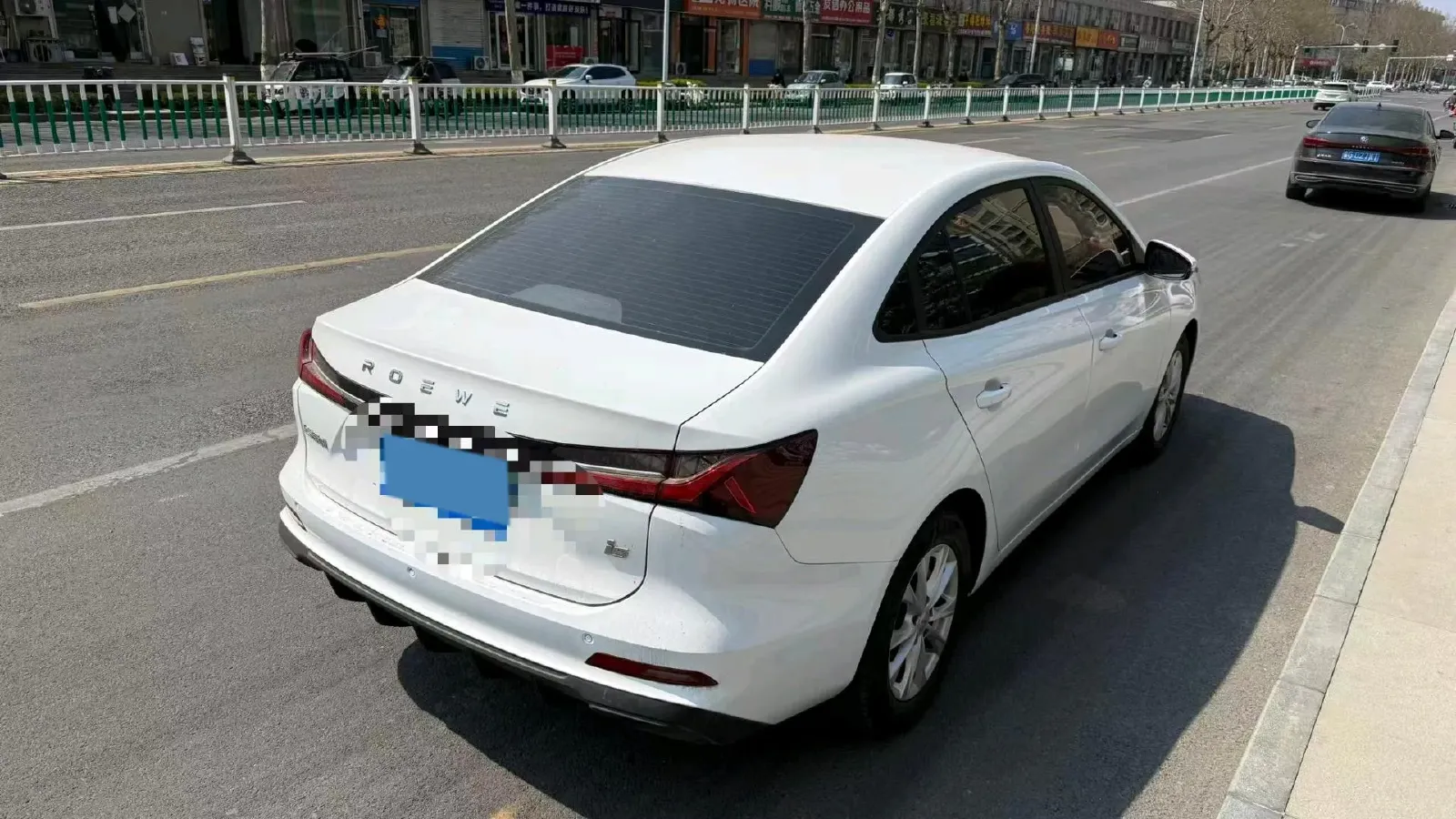 2023 Roewe i5 1.5L 129HP L4 5MT,autocango,china used car exporter,china ev exporter,chinese used car exporter,chinese used ev exporter