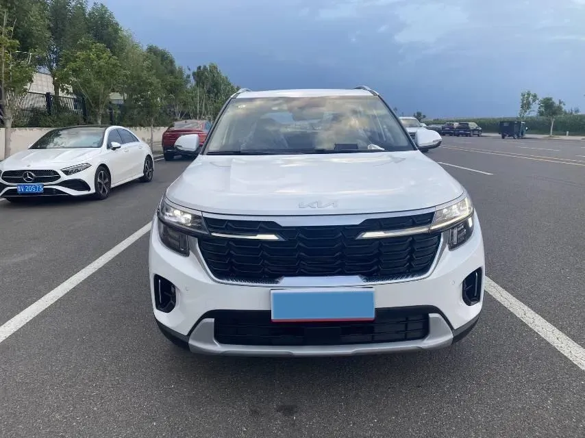 2023 Kia Seltos 1.5L 115HP L4 CVT,autocango,china used car exporter,china ev exporter,chinese used car exporter,chinese used ev exporter
