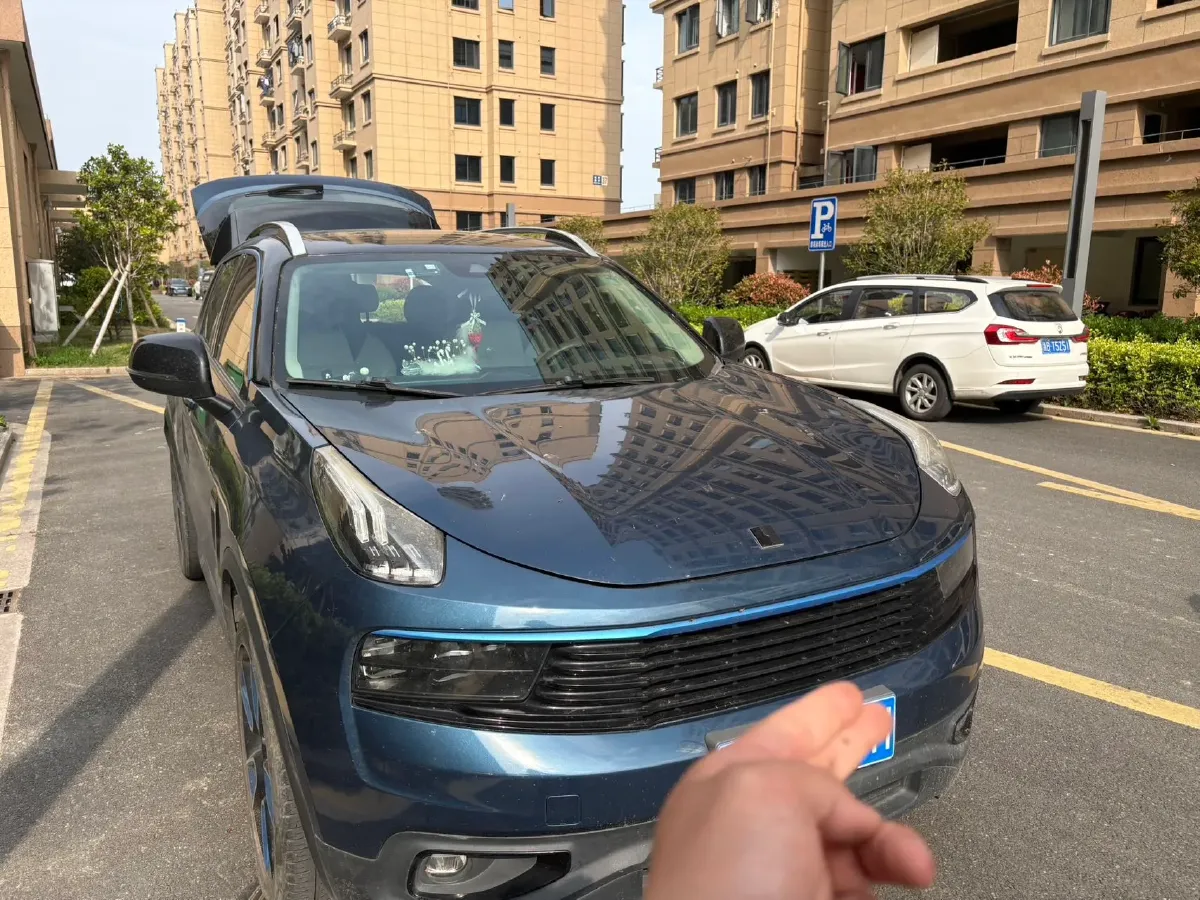 2017 Zotye SR9 2.0T 190HP L4 6DCT,autocango,china used car exporter,china ev exporter,chinese used car exporter,chinese used ev exporter