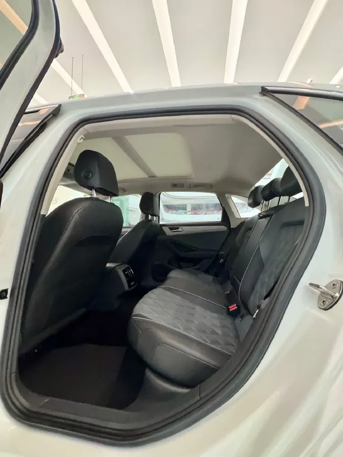 2023 Volkswagen Sagitar 1.2T 116HP L4 7DCT,autocango,china used car exporter,china ev exporter,chinese used car exporter,chinese used ev exporter