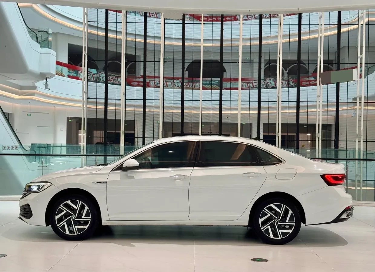 2023 Volkswagen Sagitar 1.2T 116HP L4 7DCT,autocango,china used car exporter,china ev exporter,chinese used car exporter,chinese used ev exporter